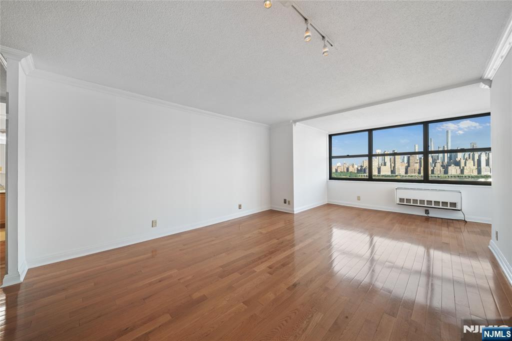 7002 Kennedy Boulevard 20E