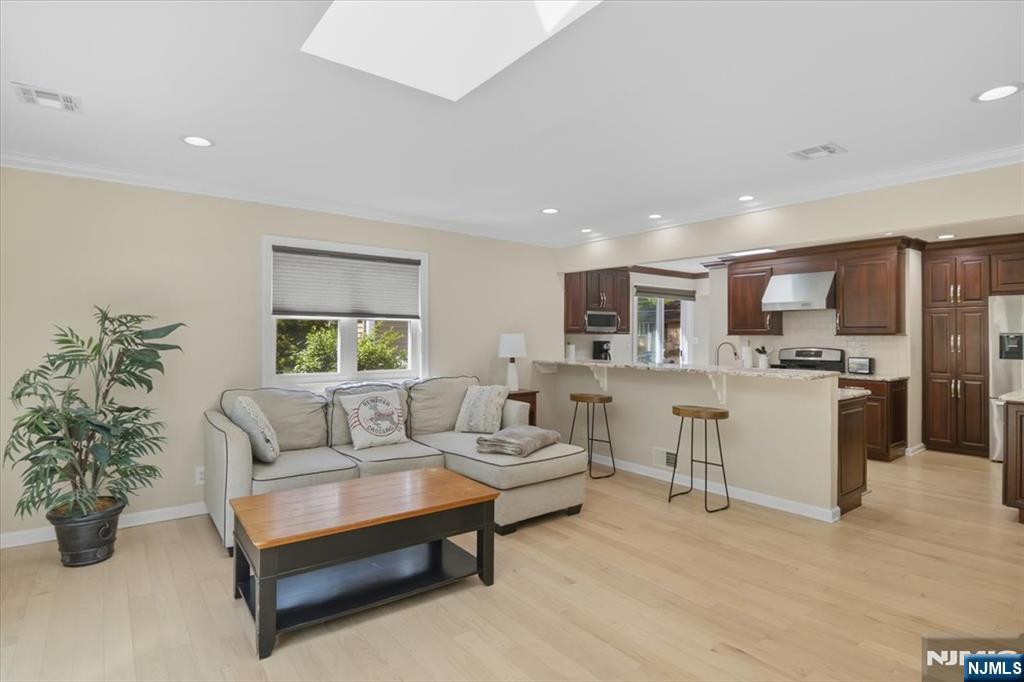 79 Winding Way
