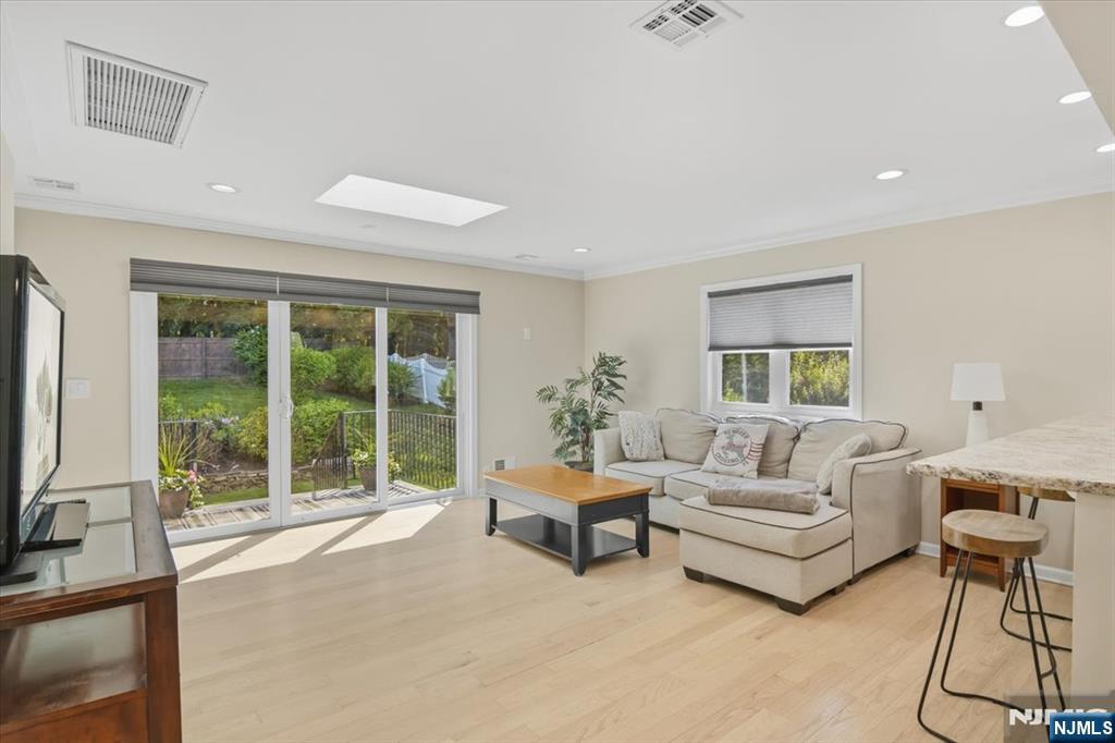 79 Winding Way