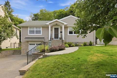 Photo of 79 Winding Way, Cedar Grove, NJ 07009 (MLS # 26018989)