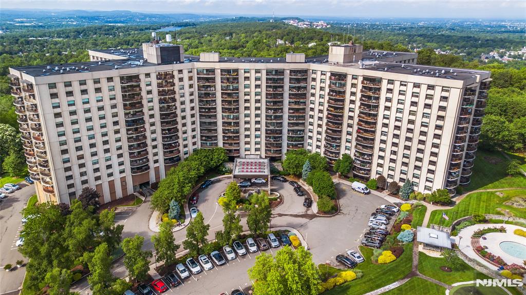 Property for Sale at 2 Claridge Drive 9Ne, Verona, New Jersey - Bedrooms: 2 
Bathrooms: 2  - $830,000