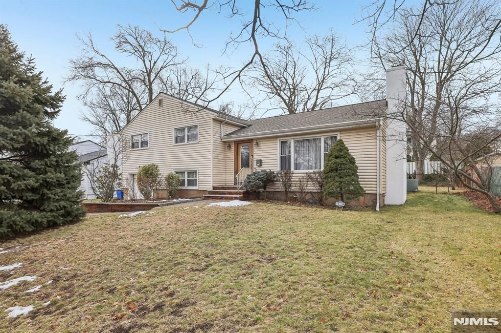 Photo of 1514 Radburn Road, Fair Lawn, NJ 07410 (MLS # 26000458)