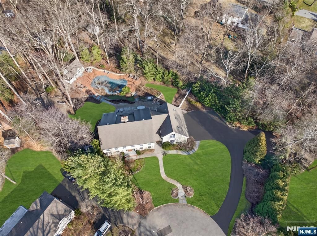 Photo of 70 Hummingbird Court, Wyckoff, NJ 07481 (MLS # 26005733)