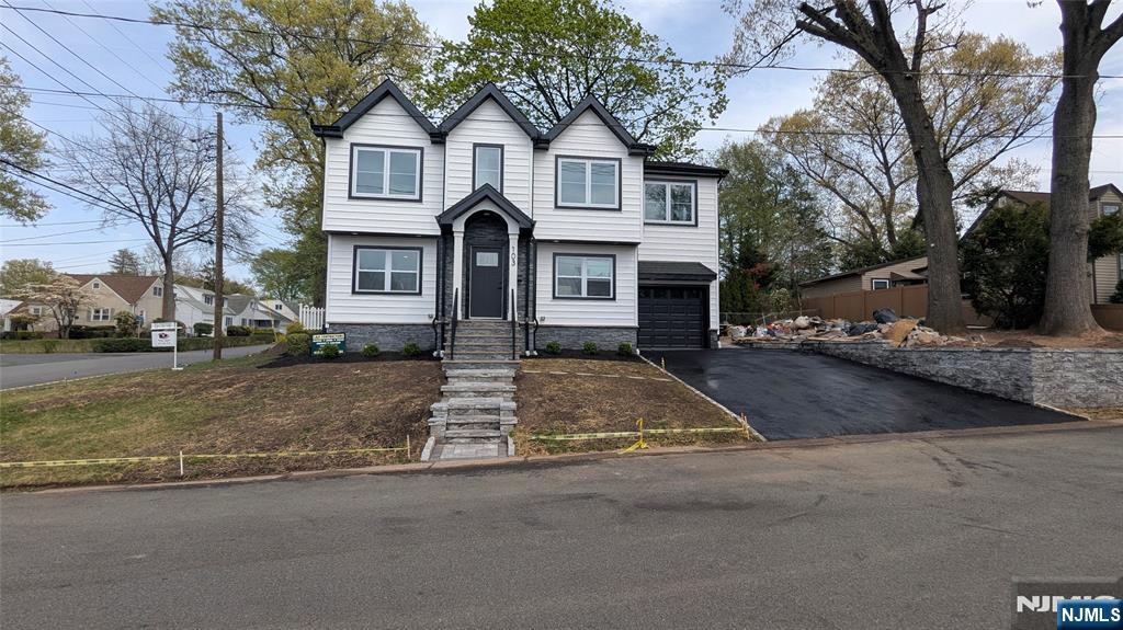 Property for Sale at 103 Highwood Drive, Dumont, New Jersey - Bedrooms: 5 
Bathrooms: 4 
Rooms: 8  - $914,999