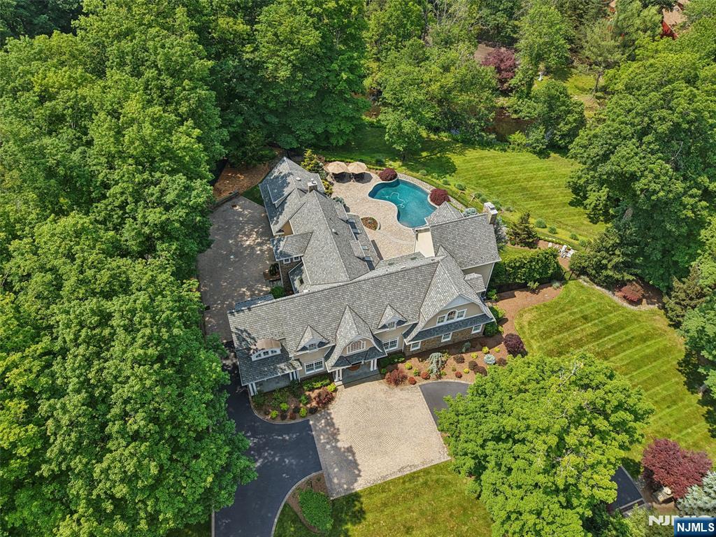 14 Upper Cross Road