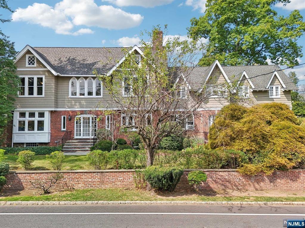 601 Ridgewood Road, Maplewood, New Jersey - 9 Bedrooms  
7 Bathrooms  
20 Rooms - 