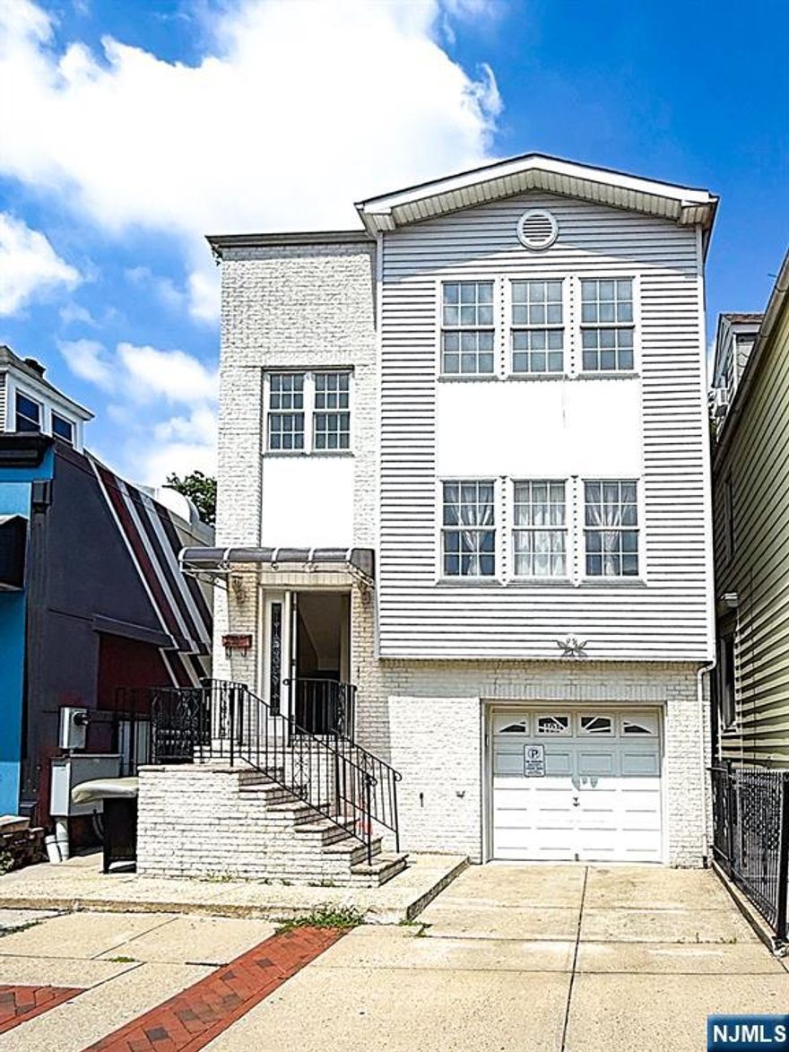 Move right into this spacious 3-bedroom, 2-bathroom, laundry access yo backyard apartment located on Main Avenue in Kearny. Built in the 2000s, this modern unit offers an ideal blend of comfort and convenience. Enjoy a prime location with easy access to bus stops, schools, and shopping areas. This is a perfect opportunity for anyone looking for a well-maintained home with everything you need just minutes away