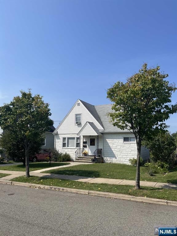 Carlstadt, New Jersey 07072, United States, 1 Bedroom Bedrooms, ,1 BathroomBathrooms,Residential,Active,35358