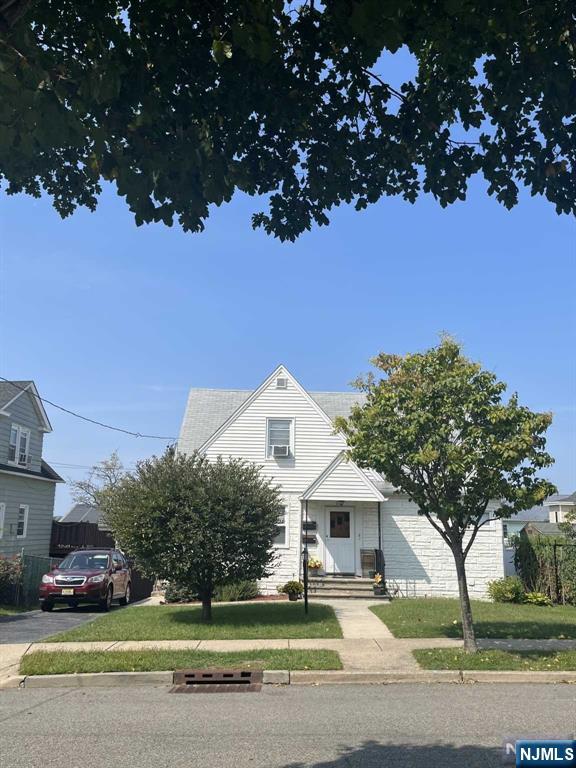 510 Washington St 2nd Floor, Carlstadt, New Jersey - 1 Bedrooms  
1 Bathrooms  
4 Rooms - 