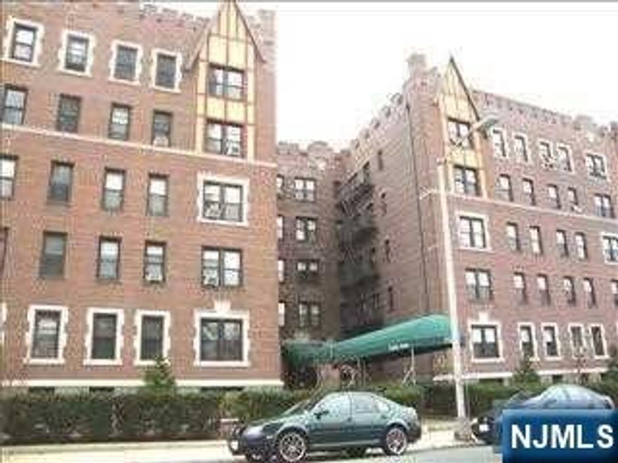 Nice size 1 bedroom; eat in kitchen; large living room with exposed brick wall; full bath; high ceilings; southern exposure; walk in closets; heat and hot water included