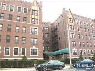 755 Anderson Ave 1I, Cliffside Park, New Jersey - 1 Bedrooms  
1 Bathrooms  
3 Rooms - 