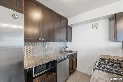 Photo of 6040 Boulevard E #21j, West New York, NJ 07093 (MLS # 26015329)