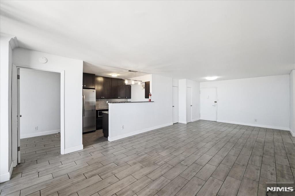 6040 Boulevard E 21j