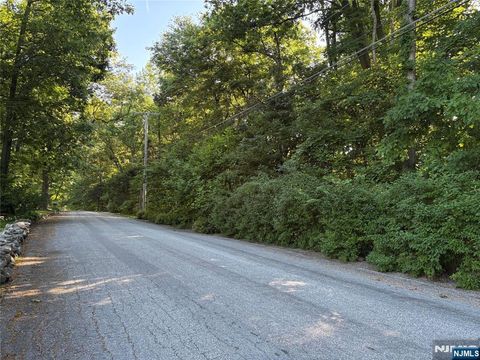 Photo of 14 Up A Way Drive, Vernon, NJ 07461 (MLS # 26021663)