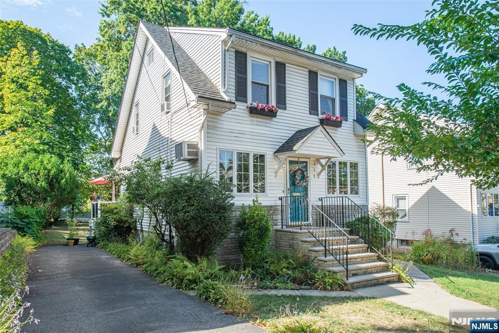 Photo of 237 Washington Avenue, Rutherford, NJ 07070 (MLS # 25034395)