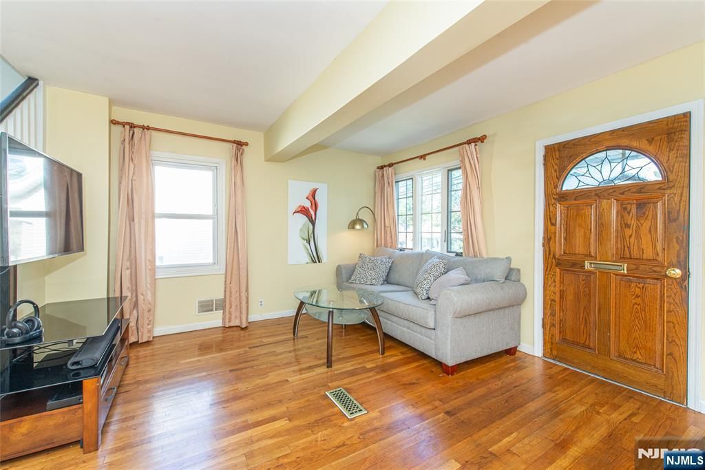 Photo of 237 Washington Avenue, Rutherford, NJ 07070 (MLS # 25034395)