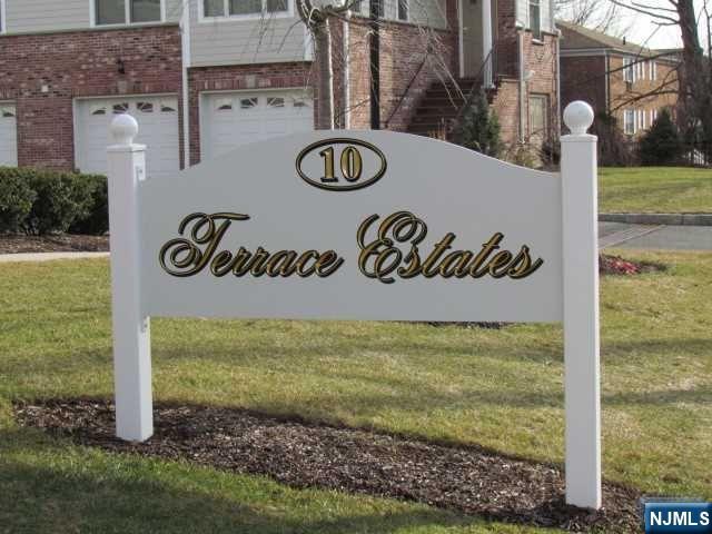 Rental Property at 10 Terrace Ave 9, Hasbrouck Heights, New Jersey - Bedrooms: 2 
Bathrooms: 3 
Rooms: 5  - $3,200 MO.