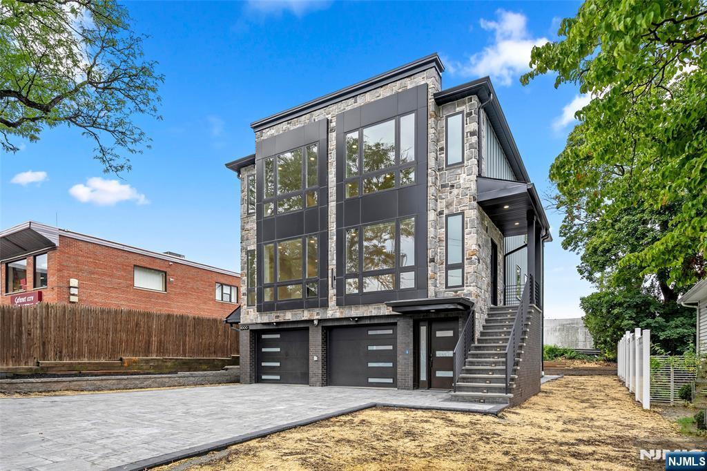 1000 Elm Avenue 2FL