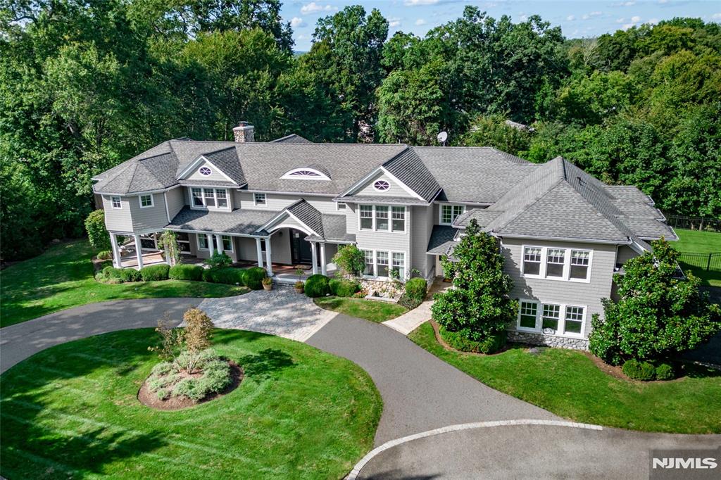 1021 Hillcrest Road, Ridgewood, New Jersey - 5 Bedrooms  
6.5 Bathrooms  
12 Rooms - 