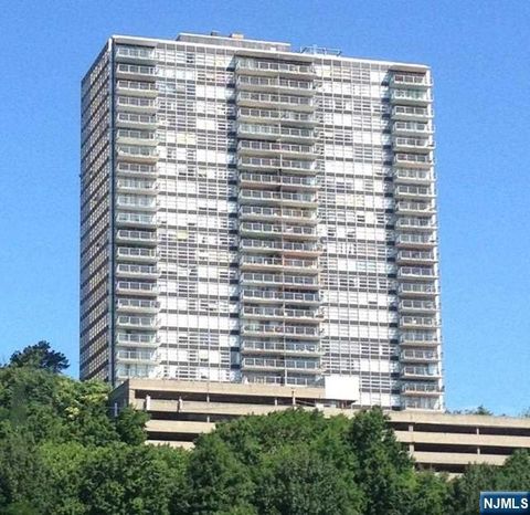 Photo of 6050 Boulevard East #4F, West New York, NJ 07093 (MLS # 26002168)