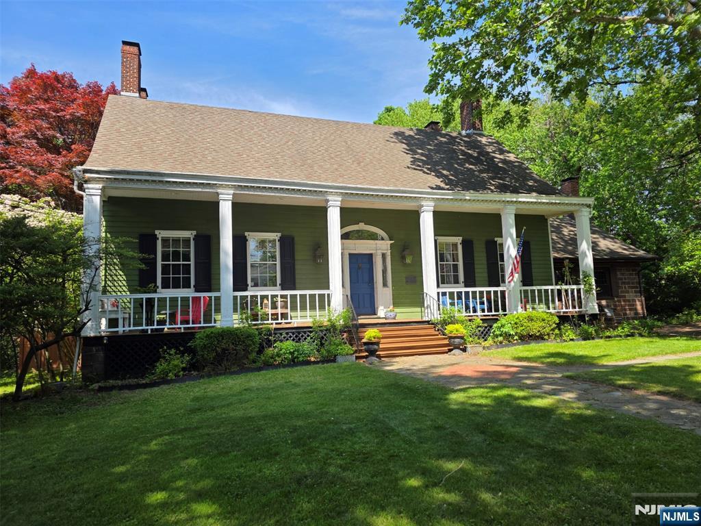 Property for Sale at 125 Lakeview Ave, Leonia, New Jersey - Bedrooms: 4 
Bathrooms: 3 
Rooms: 12  - $1,199,000