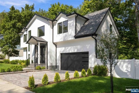 Photo of 35 Harvey Street, Closter, NJ 07624 (MLS # 26036348)