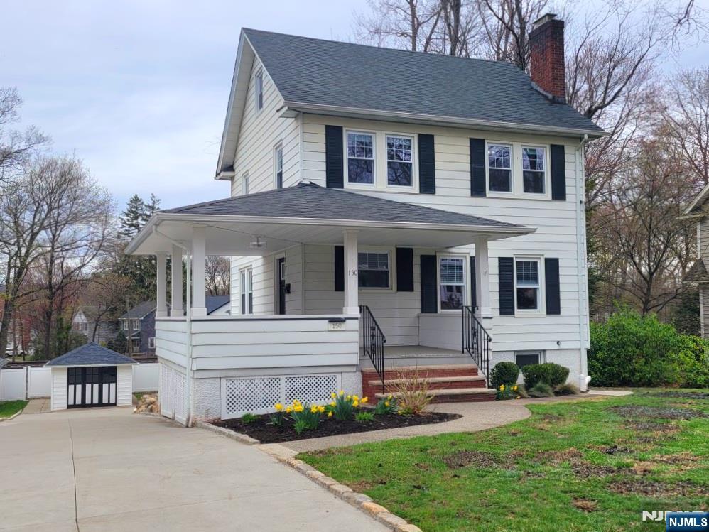 Rental Property at 150 Harding Rd, Glen Rock, New Jersey - Bedrooms: 3 
Bathrooms: 2 
Rooms: 7  - $4,600 MO.
