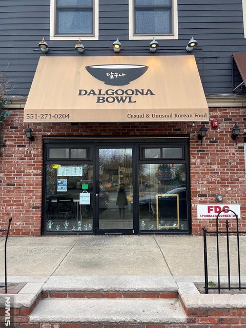 272 Old River Road Edgewater NJ 07020