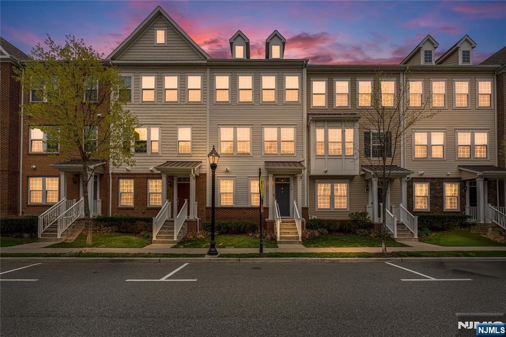 Rental Property at 70 Wesmont Dr, Wood Ridge, New Jersey - Bedrooms: 3 
Bathrooms: 3 
Rooms: 5  - $4,700 MO.