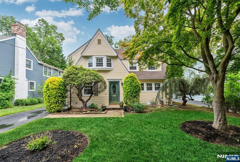 Photo of 151 Walthery Avenue, Ridgewood Village, NJ 07450 (MLS # 26017951)