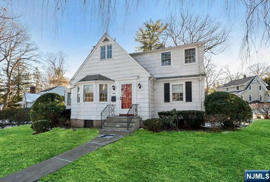 Cheery 2 bedroom rental within Willard school district with GAS & WATER included! This upstairs apartment has hardwood floors, lots of light and a cute eat-in kitchen. In-unit laundry. Tenant will have 1-2 spots in the driveway. Close to top-rated schools, shops, restaurants & NYC bus & train. No smoking, no pets. Landlord covers landscaping & snow removal. Tenant must show credit & proof of income.