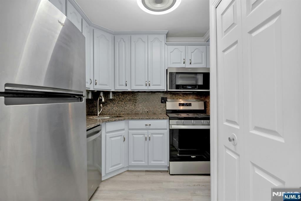 2000 Linwood Avenue 4P