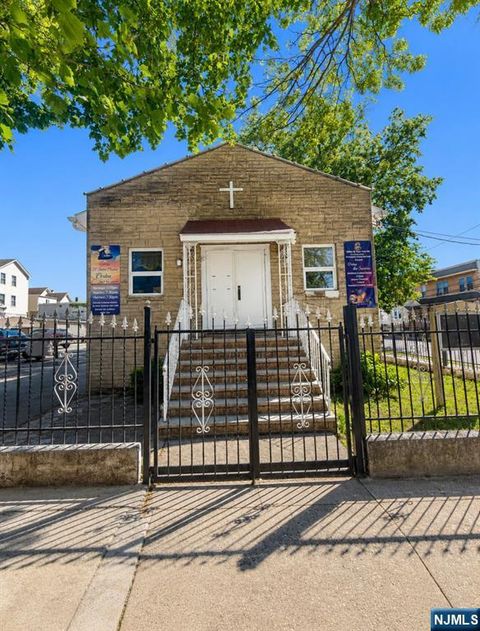 Photo of 254256 Berkeley Avenue, Newark, NJ 07107 (MLS # 26018806)
