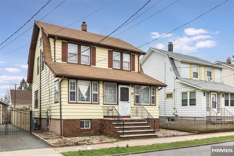 Photo of 150 Boyle Avenue, Totowa, NJ 07512 (MLS # 26010492)