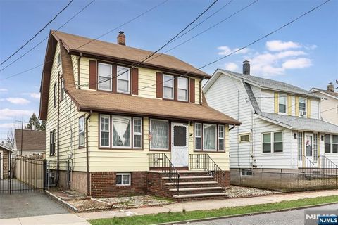 Photo of 150 Boyle Avenue, Totowa, NJ 07512 (MLS # 26010492)