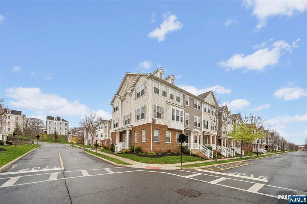 4 Wesmont Drive 1102