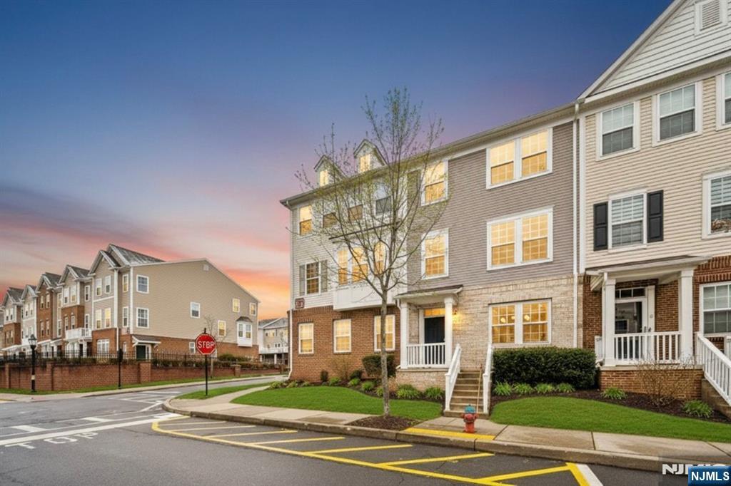 4 Wesmont Drive 1102