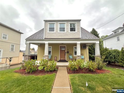 Photo of 110 6th Street, Wood Ridge, NJ 07075 (MLS # 26010620)