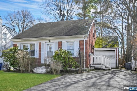 79 Forest Road Dumont NJ 07628