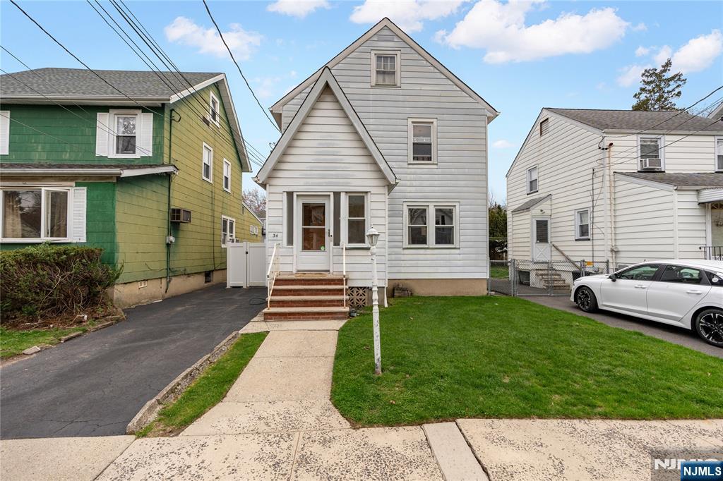 Property for Sale at 34 Martin Street, Bloomfield, New Jersey - Bedrooms: 3 
Bathrooms: 2 
Rooms: 7  - $559,000