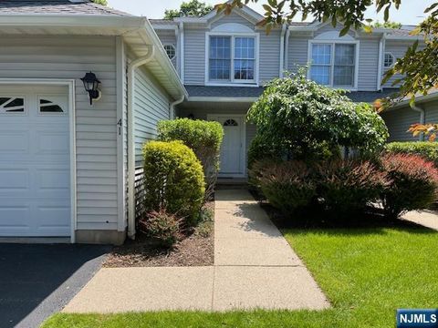 41 Foxwood Square Old Tappan NJ 07675