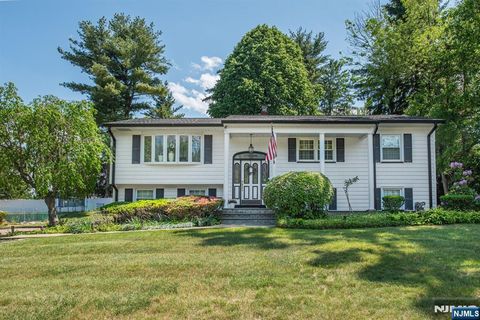 Photo of 31 Grover Drive, Wayne, NJ 07470 (MLS # 26018952)