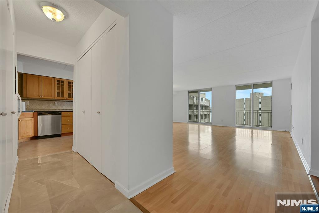1077 River Road 1009