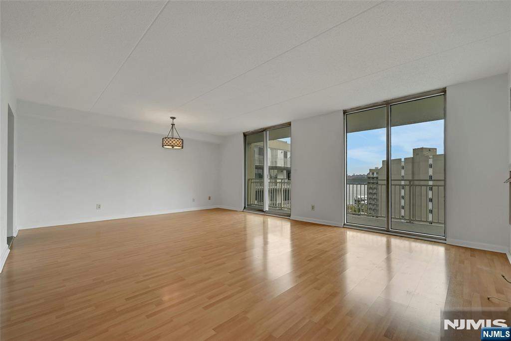 1077 River Road 1009