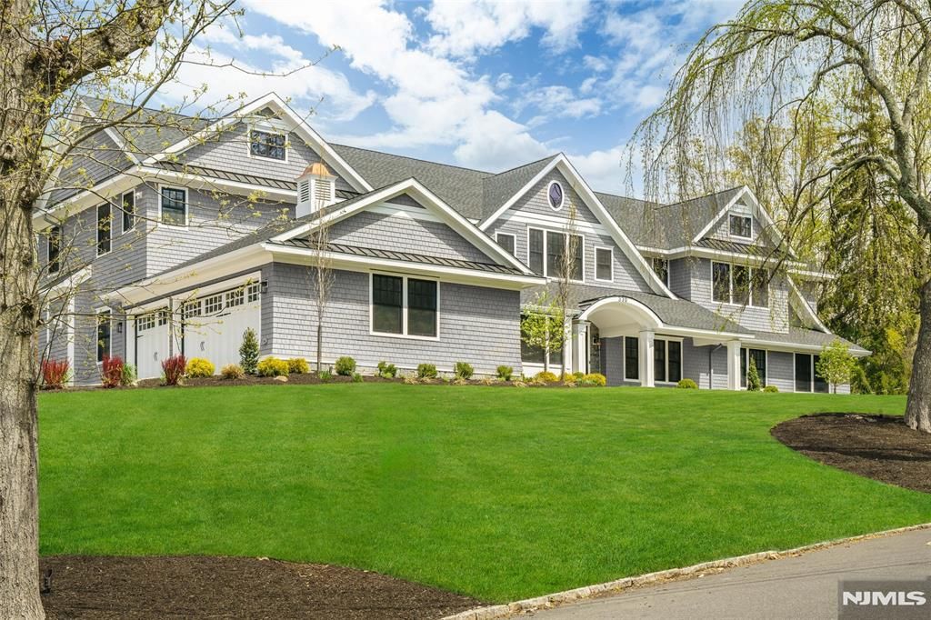 Photo of 330 Hartshorn Drive, Millburn, NJ 07078 (MLS # 26016817)