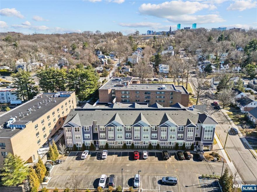 Woodland Place is a 32 unit rental complex in the beautiful town of Leonia. These apartments have open style floor plans, kitchen with center island and stainless steel appliances. Walk in closets in both bedrooms, washer and dryer in the unit. There is an elevator and gym located on site: 2 parking space is included in the rent. Small pets consider.