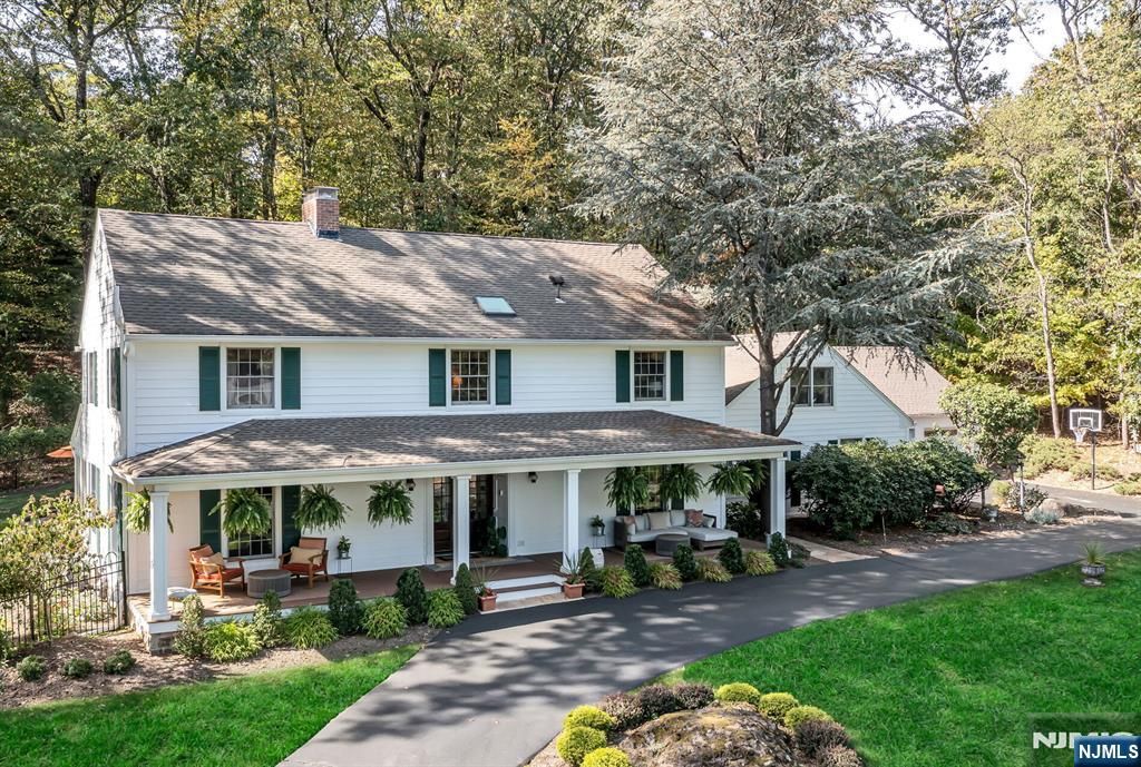 Photo of 220 Ottowa Lane, Franklin Lakes, NJ 07417 (MLS # 26011680)