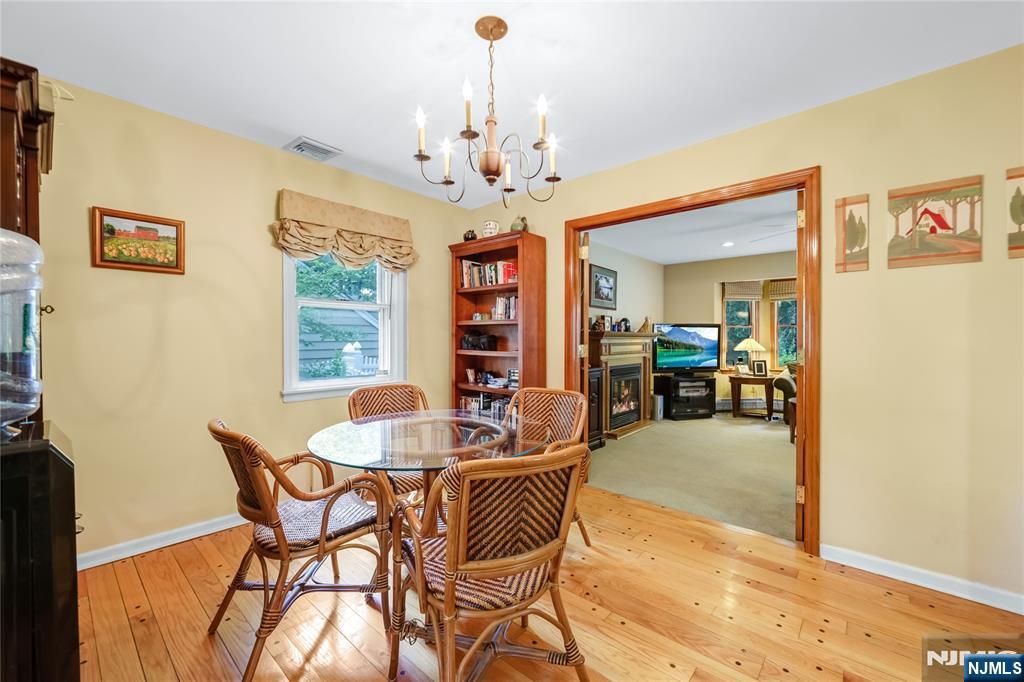 Wyckoff, New Jersey 07481, United States, 3 Bedrooms Bedrooms, ,2 BathroomsBathrooms,Residential,Active,177252