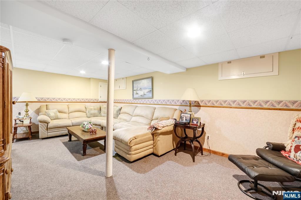 Wyckoff, New Jersey 07481, United States, 3 Bedrooms Bedrooms, ,2 BathroomsBathrooms,Residential,Active,177252