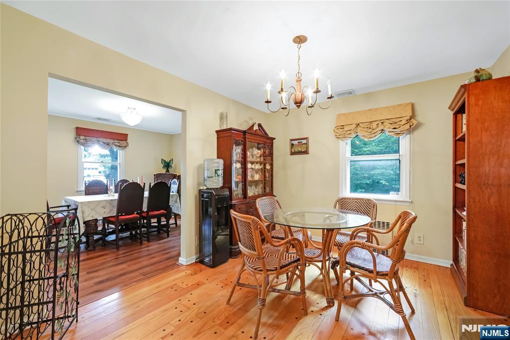 Wyckoff, New Jersey 07481, United States, 3 Bedrooms Bedrooms, ,2 BathroomsBathrooms,Residential,Active,177252